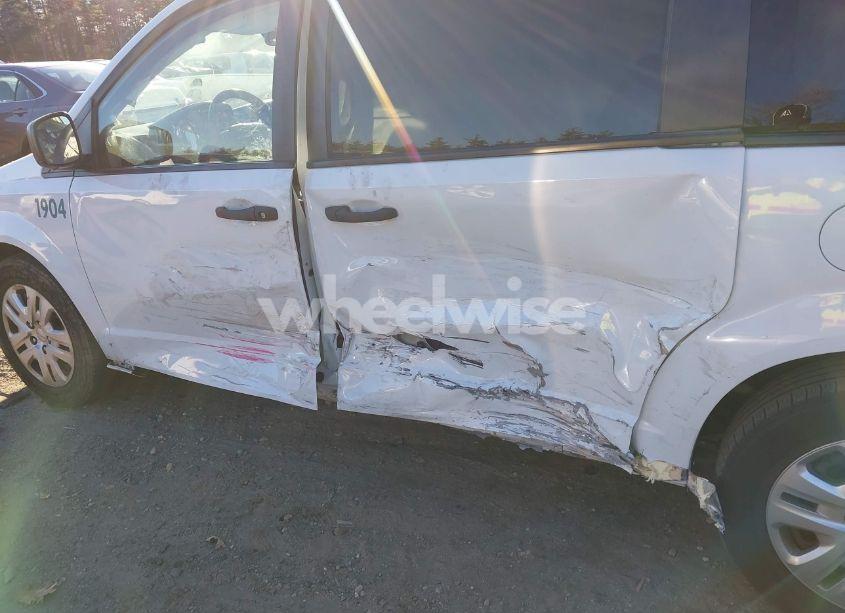 Photo 21 of 2019 Dodge Grand CARAVAN SE (VIN 2C4RDGBG7KR502172)