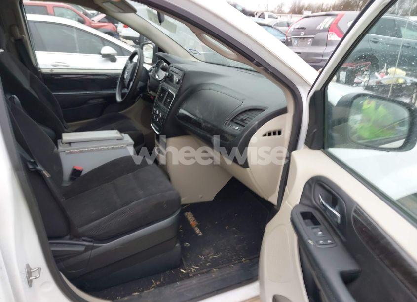 Photo 5 of 2014 Dodge Grand CARAVAN SE (VIN 2C4RDGBG8ER428605)