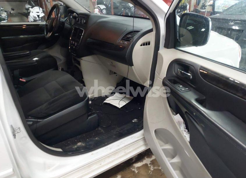 Photo 5 of 2015 Dodge Grand CARAVAN SE (VIN 2C4RDGBG8FR647890)