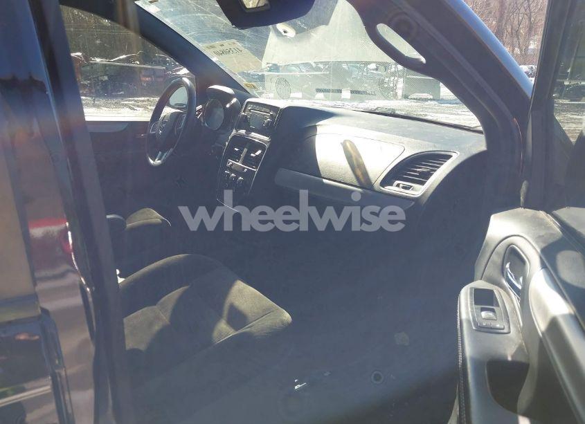 Photo 5 of 2015 Dodge Grand CARAVAN SE (VIN 2C4RDGBG8FR651342)