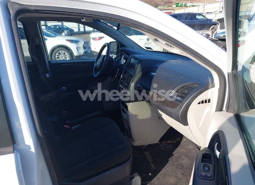 Photo 5 of 2016 Dodge Grand CARAVAN SE (VIN 2C4RDGBG8GR144006)