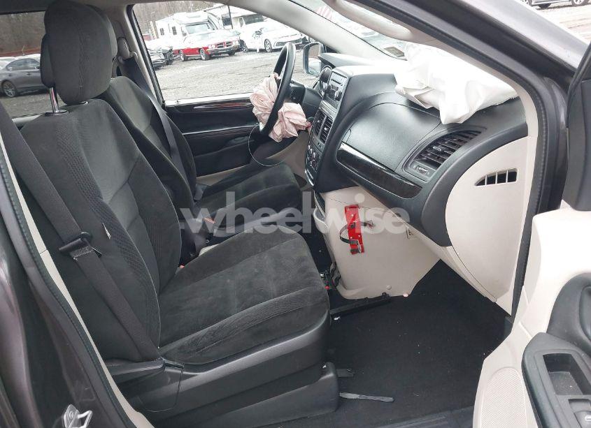 Photo 5 of 2016 Dodge Grand CARAVAN SE (VIN 2C4RDGBG8GR153675)