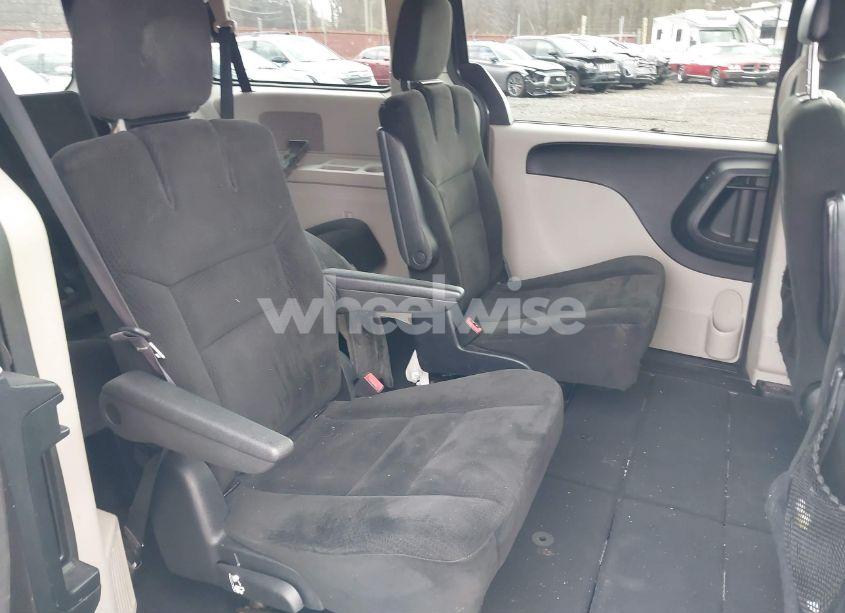 Photo 8 of 2016 Dodge Grand CARAVAN SE (VIN 2C4RDGBG8GR153675)