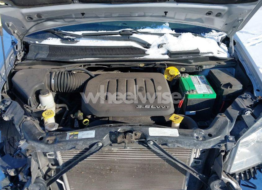 Photo 10 of 2016 Dodge Grand CARAVAN SE (VIN 2C4RDGBG8GR192427)