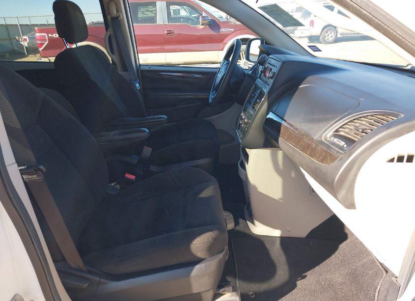 Photo 5 of 2016 Dodge Grand CARAVAN SE (VIN 2C4RDGBG8GR262931)