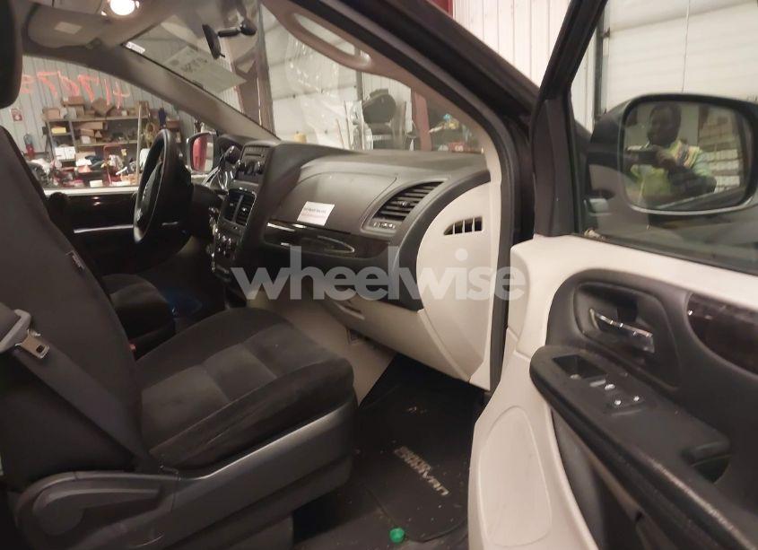 Photo 5 of 2016 Dodge Grand CARAVAN SE (VIN 2C4RDGBG8GR330502)