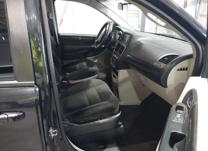 Photo 5 of 2016 Dodge Grand CARAVAN SE (VIN 2C4RDGBG8GR333769)