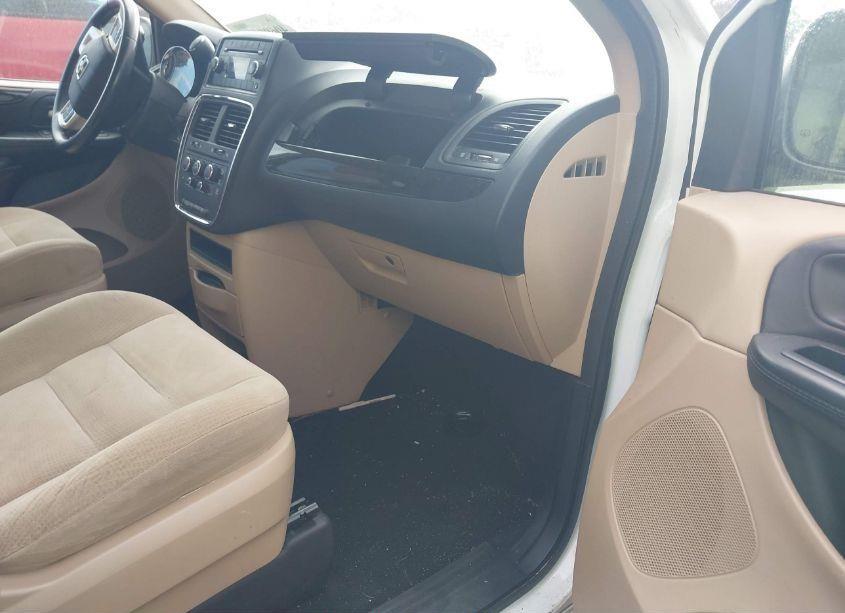 Photo 5 of 2016 Dodge Grand CARAVAN SE (VIN 2C4RDGBG8GR341046)