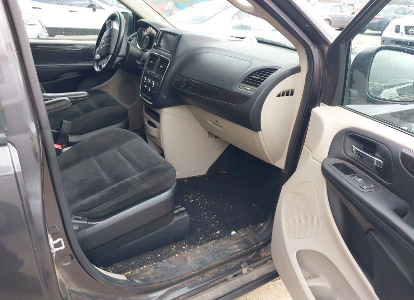 Photo 5 of 2016 Dodge Grand CARAVAN SE (VIN 2C4RDGBG8GR362950)