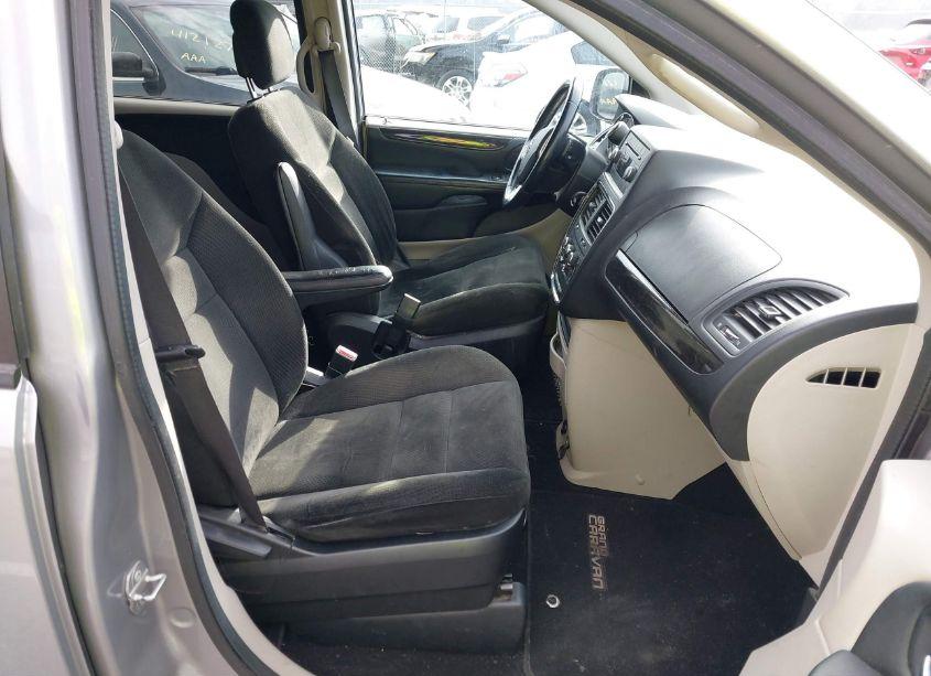 Photo 5 of 2016 Dodge Grand CARAVAN SE (VIN 2C4RDGBG8GR387332)