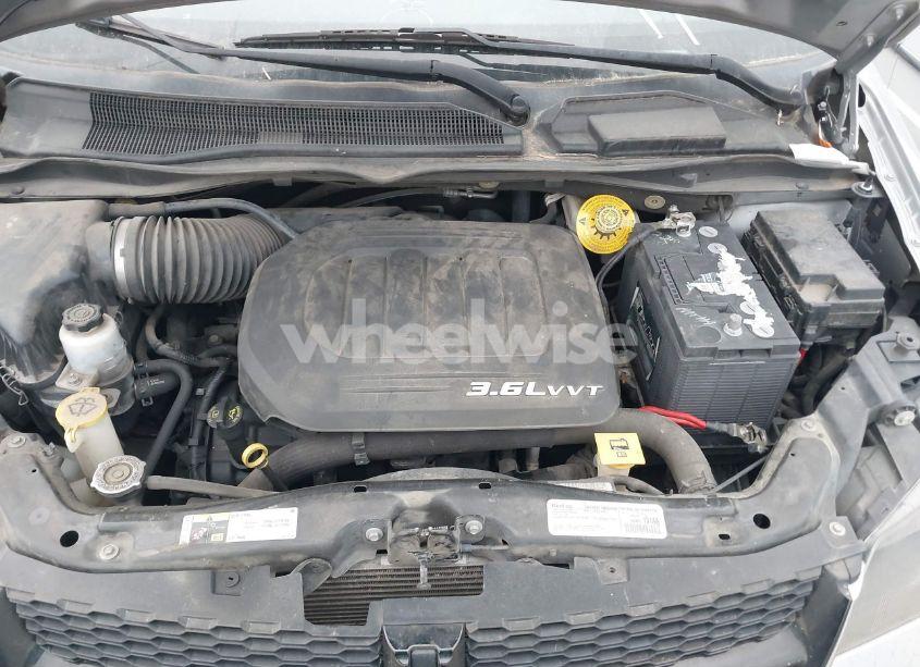 Photo 10 of 2018 Dodge Grand CARAVAN SE PLUS (VIN 2C4RDGBG8JR200422)