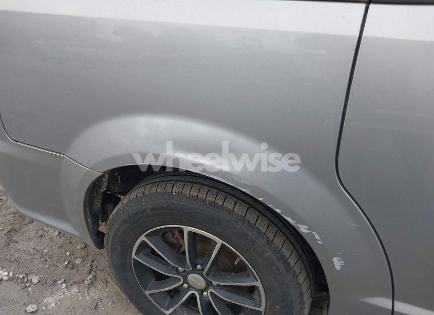 Photo 6 of 2018 Dodge Grand CARAVAN SE PLUS (VIN 2C4RDGBG8JR200422)