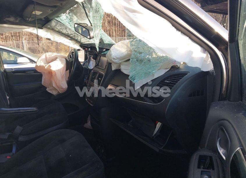 Photo 5 of 2018 Dodge Grand CARAVAN SE PLUS (VIN 2C4RDGBG8JR222324)