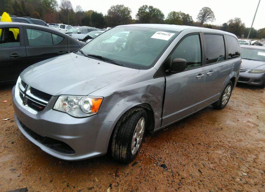 Photo 2 of 2018 Dodge Grand CARAVAN SE (VIN 2C4RDGBG8JR224879)