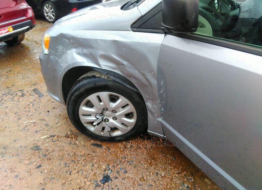 Photo 6 of 2018 Dodge Grand CARAVAN SE (VIN 2C4RDGBG8JR224879)