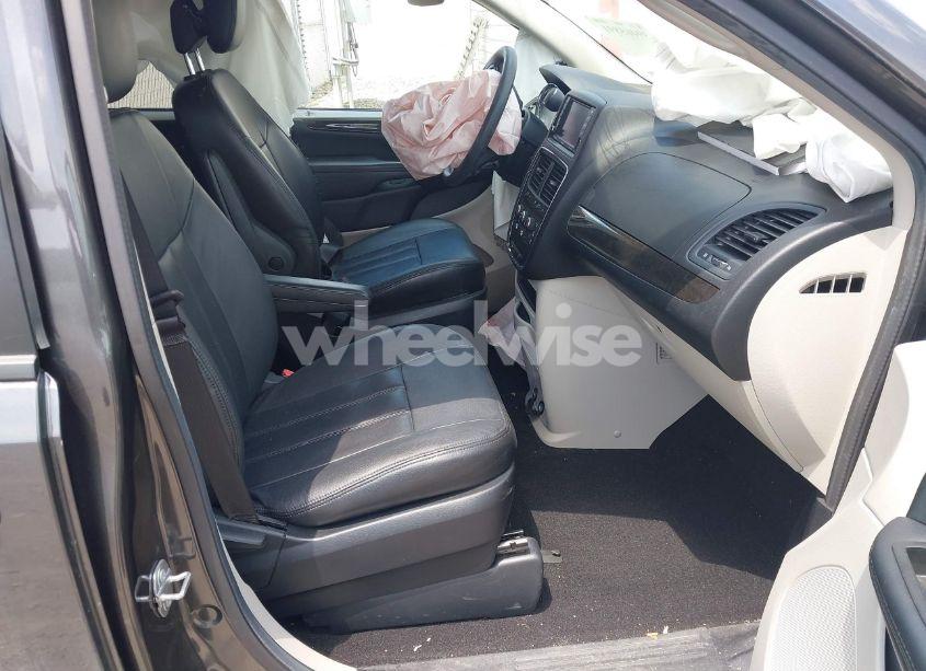 Photo 5 of 2019 Dodge Grand CARAVAN SE (VIN 2C4RDGBG8KR745540)