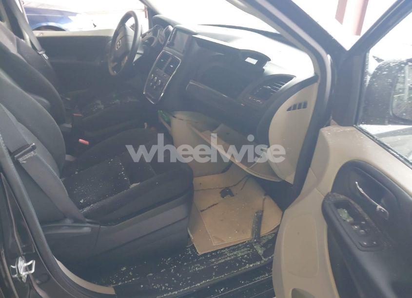 Photo 5 of 2019 Dodge Grand CARAVAN SE (VIN 2C4RDGBG8KR805963)