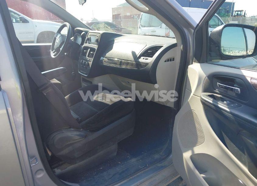 Photo 5 of 2014 Dodge Grand CARAVAN SE (VIN 2C4RDGBG9ER332322)