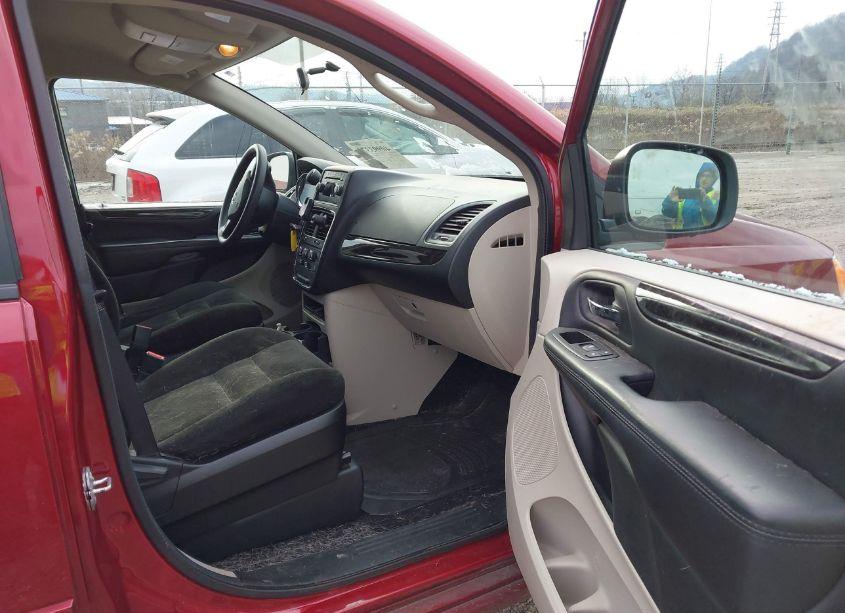 Photo 5 of 2015 Dodge Grand CARAVAN SE (VIN 2C4RDGBG9FR668635)