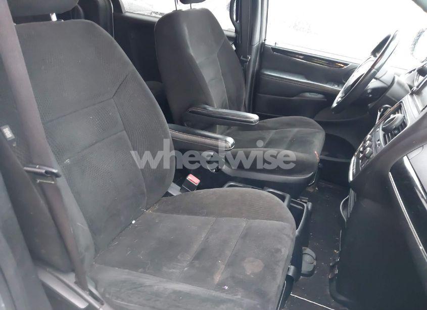 Photo 5 of 2015 Dodge Grand CARAVAN SE PLUS (VIN 2C4RDGBG9FR689971)