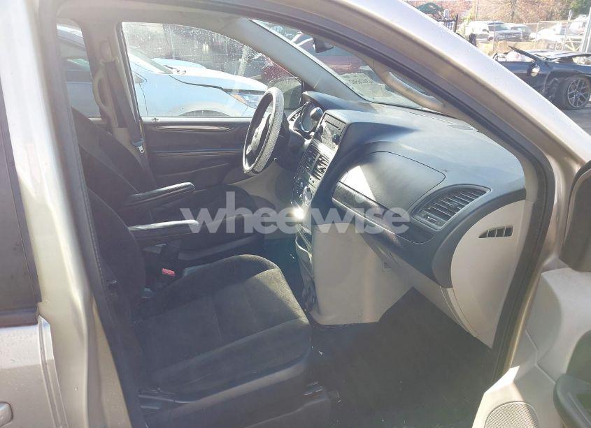 Photo 5 of 2015 Dodge Grand CARAVAN SE (VIN 2C4RDGBG9FR724878)