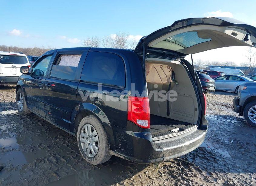 Photo 3 of 2016 Dodge Grand CARAVAN SE (VIN 2C4RDGBG9GR100757)