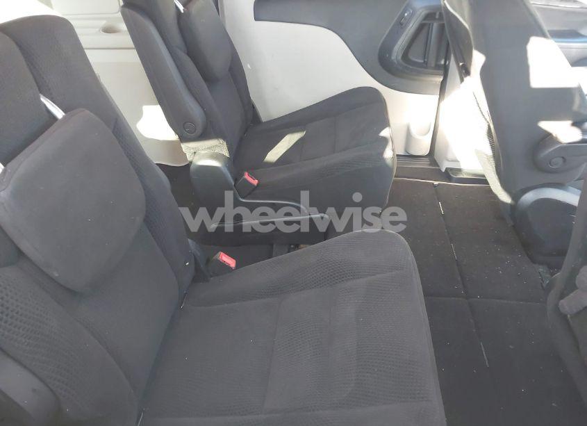 Photo 8 of 2016 Dodge Grand CARAVAN SE (VIN 2C4RDGBG9GR100757)