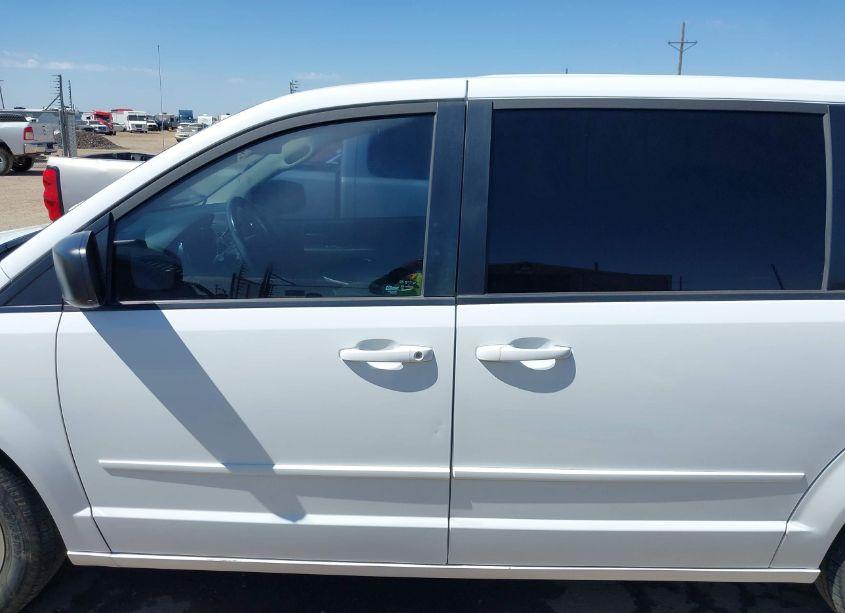 Photo 14 of 2016 Dodge Grand CARAVAN SE (VIN 2C4RDGBG9GR176348)