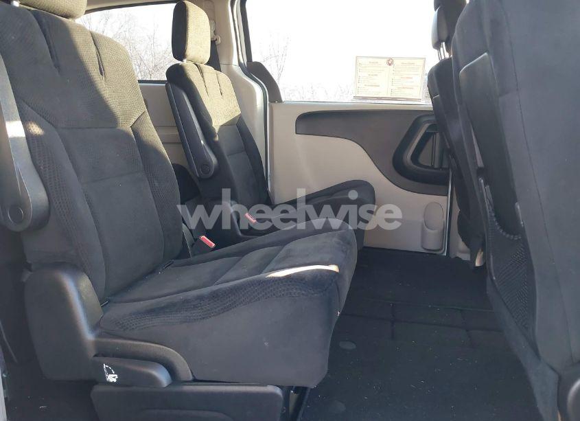 Photo 8 of 2016 Dodge Grand CARAVAN SE (VIN 2C4RDGBG9GR191979)