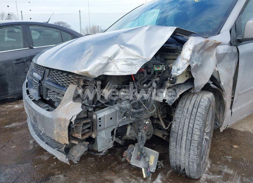 Photo 6 of 2016 Dodge Grand CARAVAN SE PLUS (VIN 2C4RDGBG9GR357837)