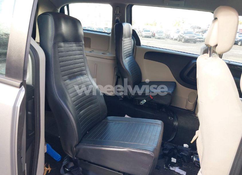 Photo 8 of 2016 Dodge Grand CARAVAN AMERICAN VALUE PKG (VIN 2C4RDGBG9GR400671)