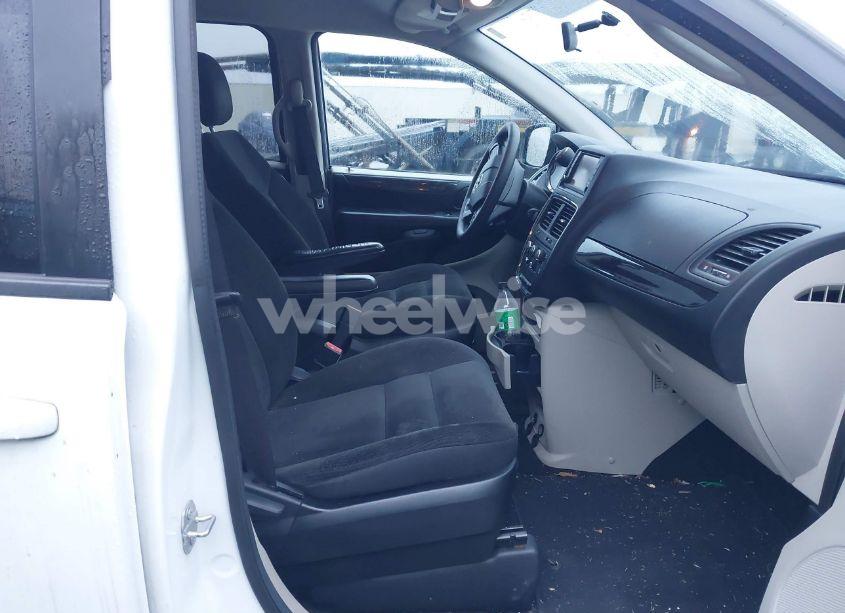 Photo 5 of 2018 Dodge Grand CARAVAN SE (VIN 2C4RDGBG9JR164871)