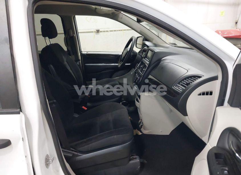 Photo 5 of 2019 Dodge Grand CARAVAN SE (VIN 2C4RDGBG9KR501685)