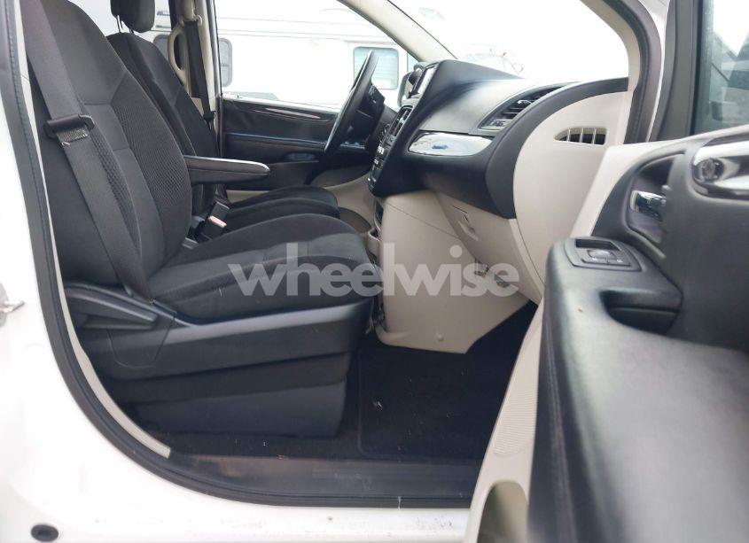 2019 Dodge Grand CARAVAN SE (VIN 2C4RDGBG9KR568349) main photo