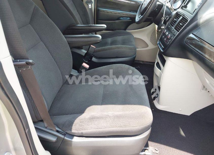 Photo 5 of 2019 Dodge Grand CARAVAN SE (VIN 2C4RDGBG9KR599522)