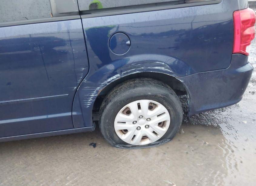 Photo 6 of 2014 Dodge Grand CARAVAN SE (VIN 2C4RDGBGXER104748)