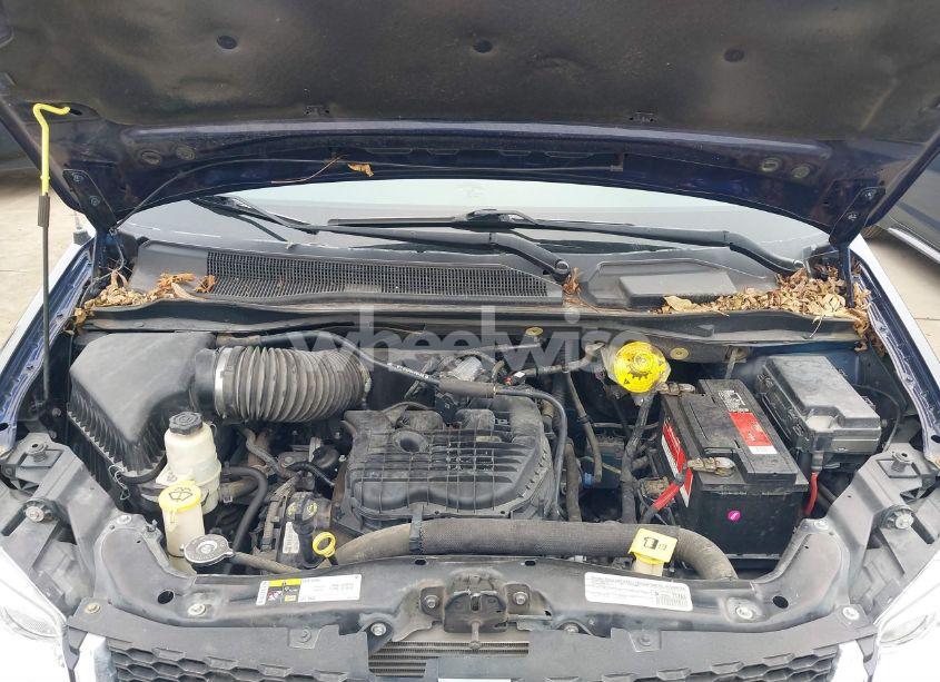 Photo 10 of 2015 Dodge Grand CARAVAN SE (VIN 2C4RDGBGXFR616348)