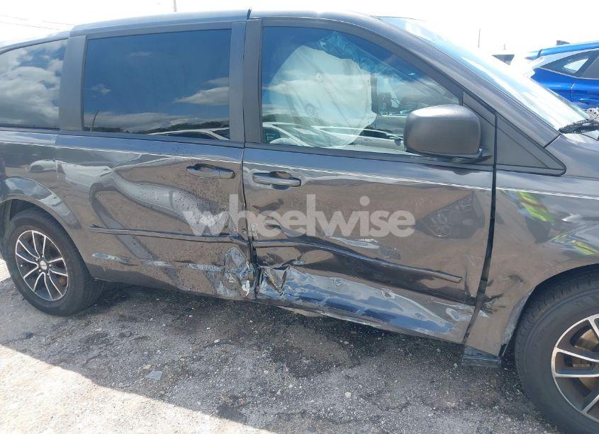 Photo 6 of 2015 Dodge Grand CARAVAN SE (VIN 2C4RDGBGXFR682995)