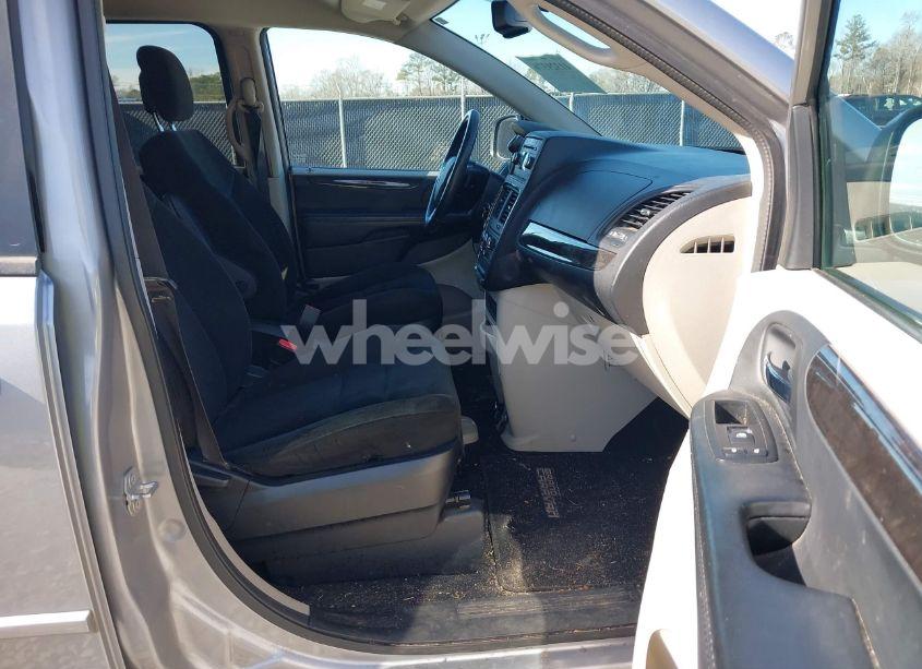 Photo 5 of 2015 Dodge Grand CARAVAN SE (VIN 2C4RDGBGXFR687873)