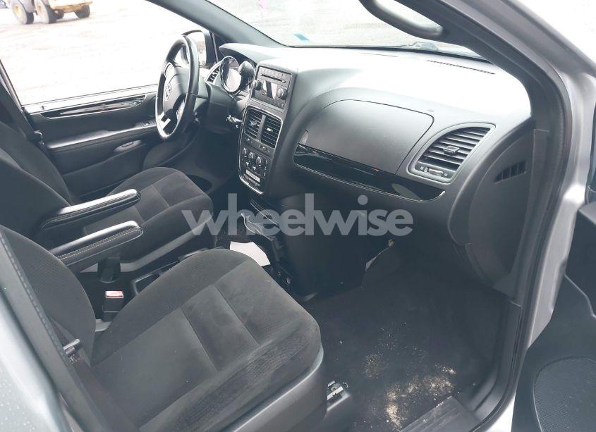 Photo 5 of 2015 Dodge Grand CARAVAN SE PLUS (VIN 2C4RDGBGXFR704185)