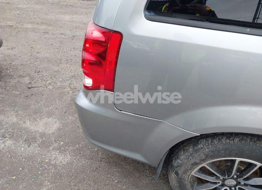 Photo 6 of 2015 Dodge Grand CARAVAN SE PLUS (VIN 2C4RDGBGXFR704185)