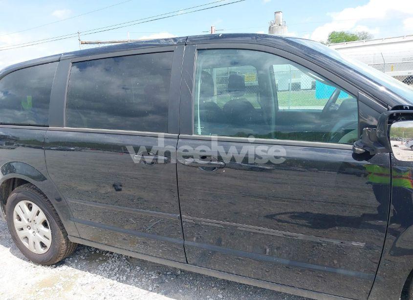 Photo 13 of 2016 Dodge Grand CARAVAN SE (VIN 2C4RDGBGXGR100119)