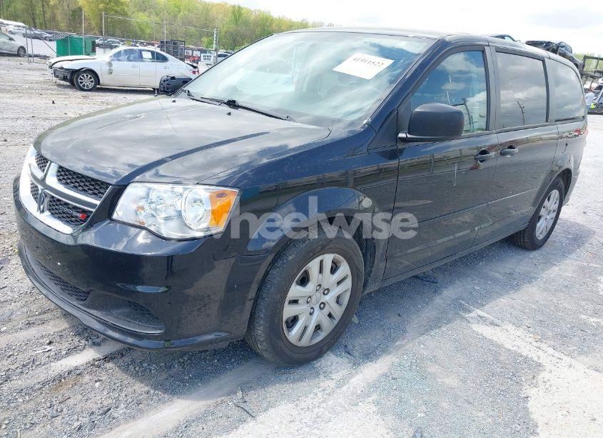 Photo 2 of 2016 Dodge Grand CARAVAN SE (VIN 2C4RDGBGXGR100119)