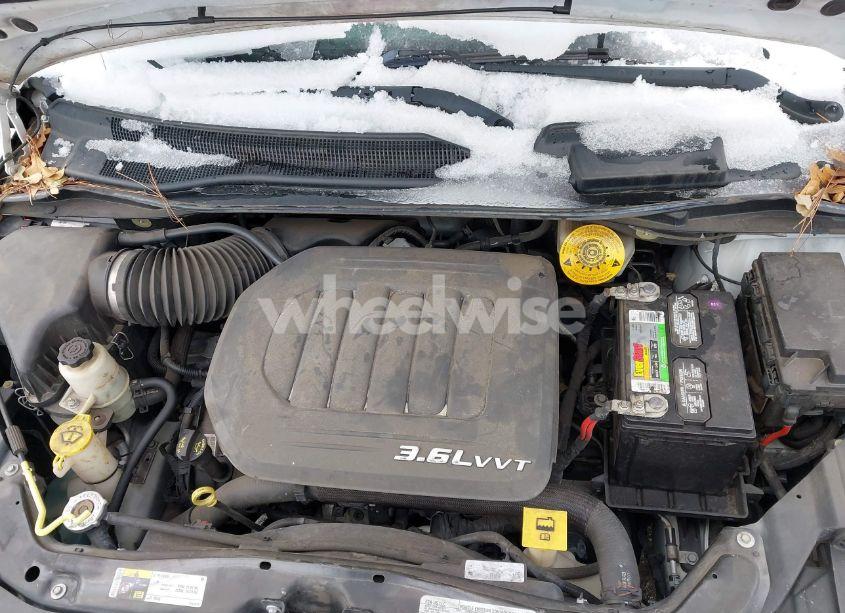 Photo 10 of 2016 Dodge Grand CARAVAN SE (VIN 2C4RDGBGXGR170154)