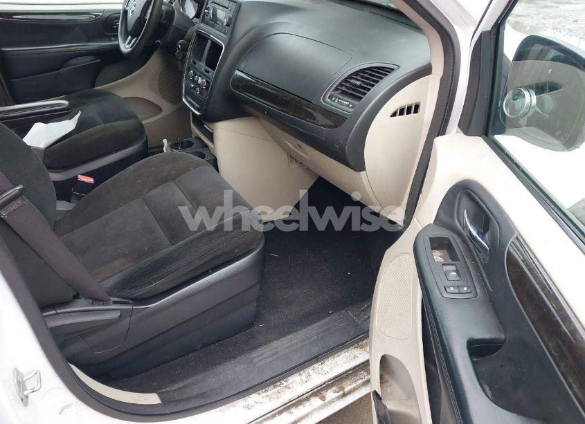 Photo 5 of 2016 Dodge Grand CARAVAN SE (VIN 2C4RDGBGXGR170154)