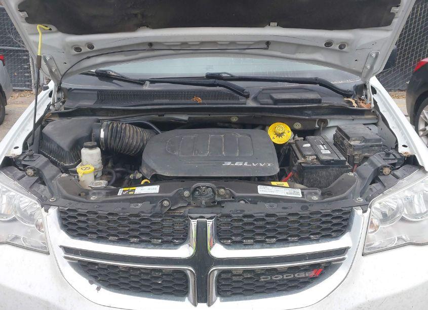 Photo 10 of 2016 Dodge Grand CARAVAN SE (VIN 2C4RDGBGXGR390863)