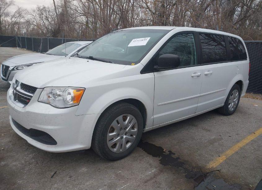Photo 2 of 2016 Dodge Grand CARAVAN SE (VIN 2C4RDGBGXGR390863)