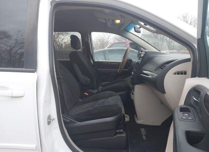 Photo 5 of 2016 Dodge Grand CARAVAN SE (VIN 2C4RDGBGXGR390863)