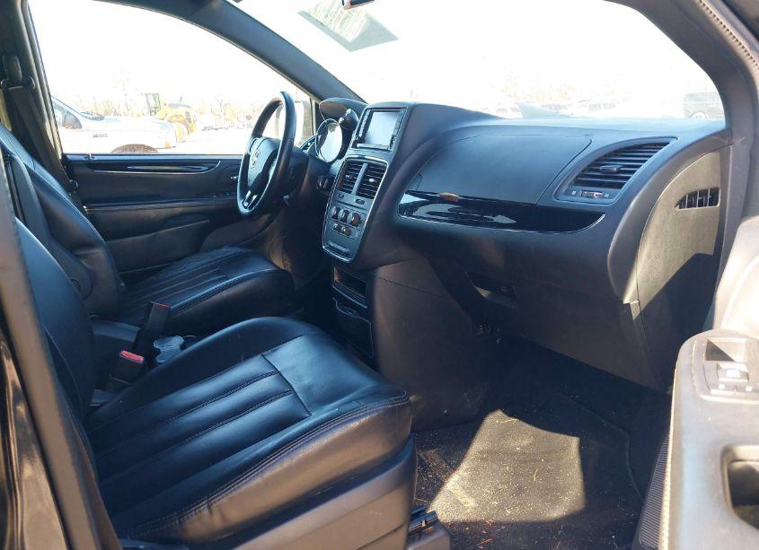 Photo 5 of 2017 Dodge Grand CARAVAN SE PLUS (VIN 2C4RDGBGXHR675502)