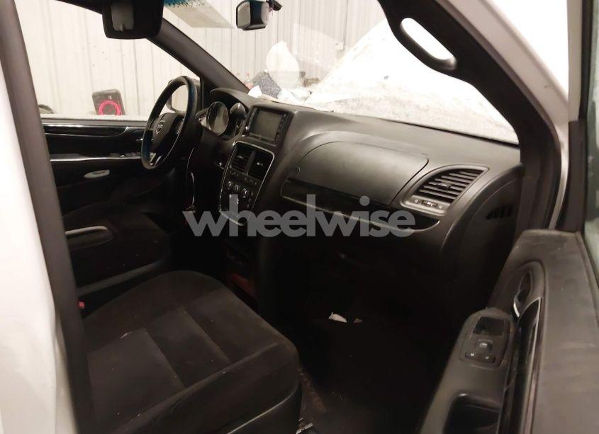 Photo 5 of 2017 Dodge Grand CARAVAN SE PLUS (VIN 2C4RDGBGXHR687679)